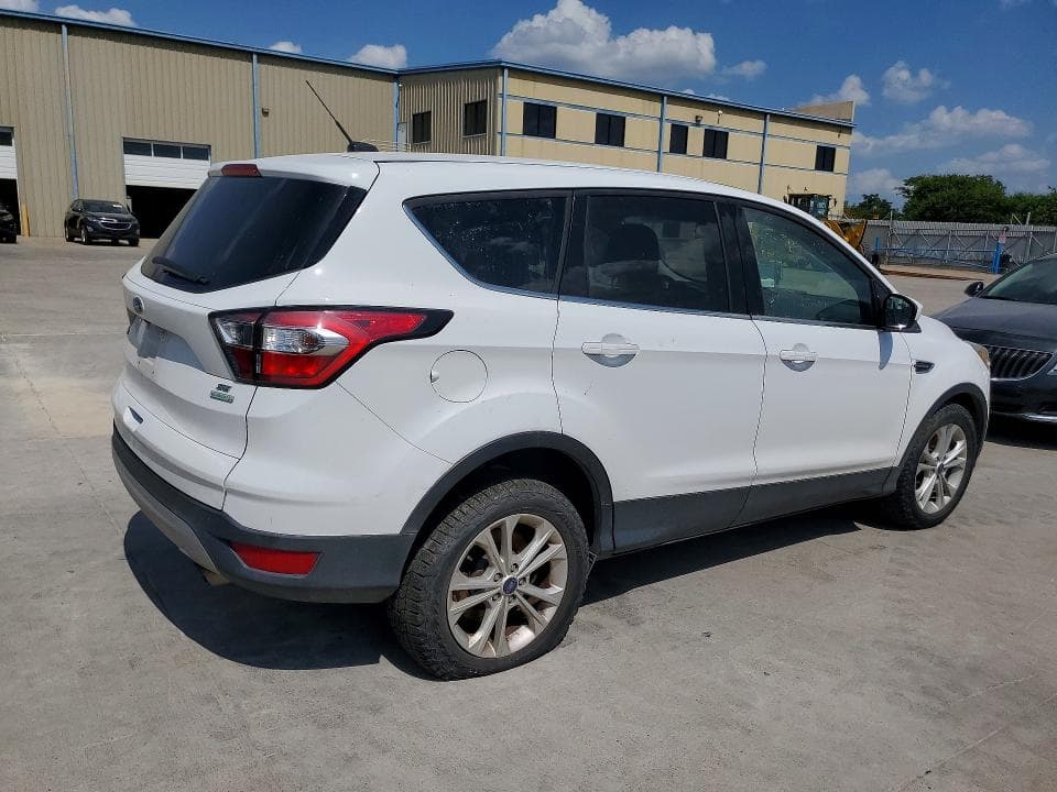 2017 FORD ESCAPE SE 3