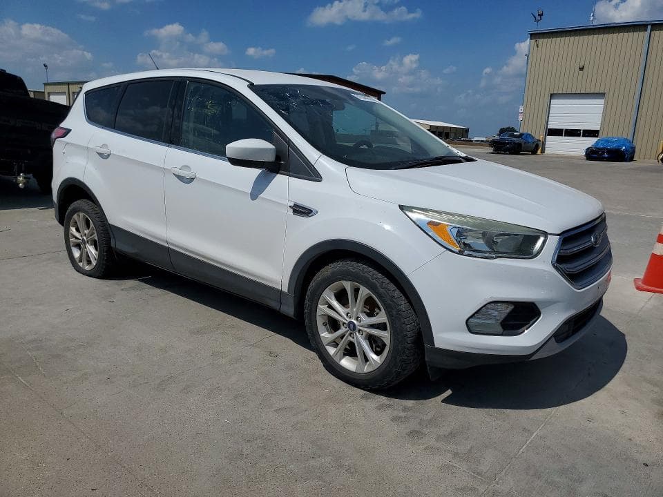 2017 FORD ESCAPE SE 4