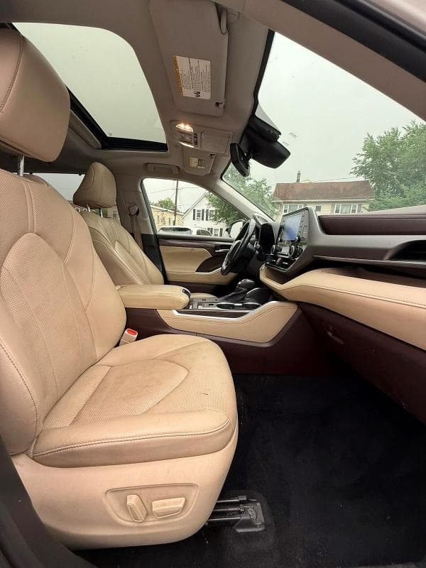 2020 TOYOTA HIGHLANDER HYBRID LIMITED 6