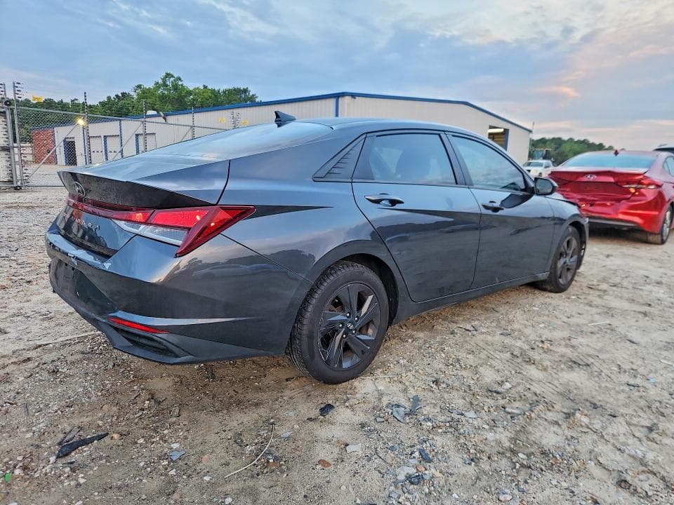 2021 HYUNDAI ELANTRA SEL 3