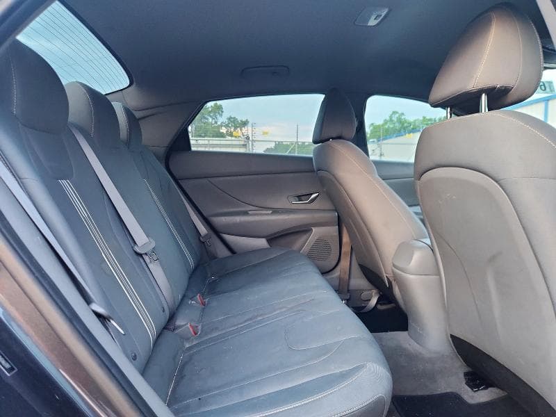 2021 HYUNDAI ELANTRA SEL 10