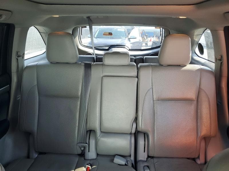 2018 TOYOTA HIGHLANDER LIMITED PLATINUM 10