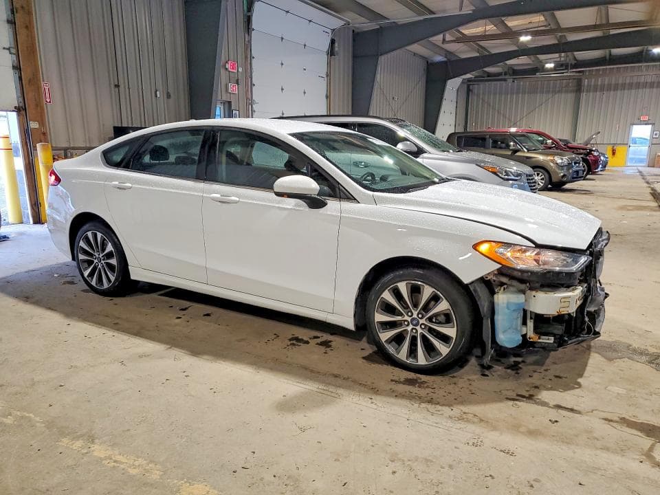 2019 FORD FUSION SE 4