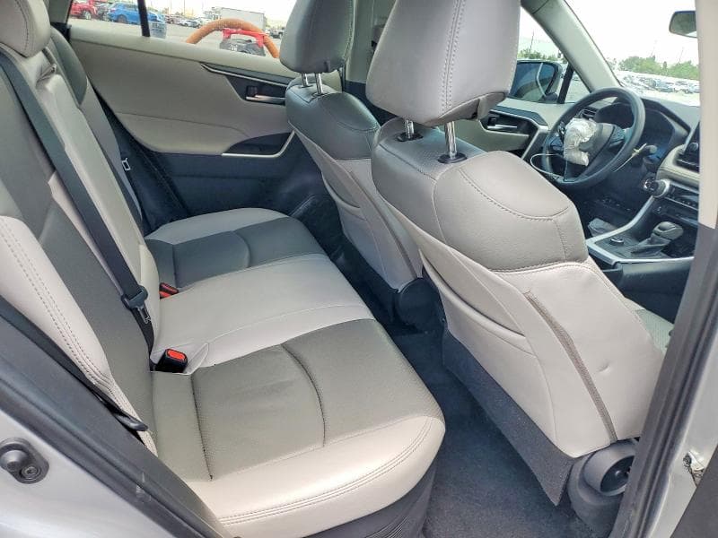 2024 TOYOTA RAV4 HYBRID XLE 11