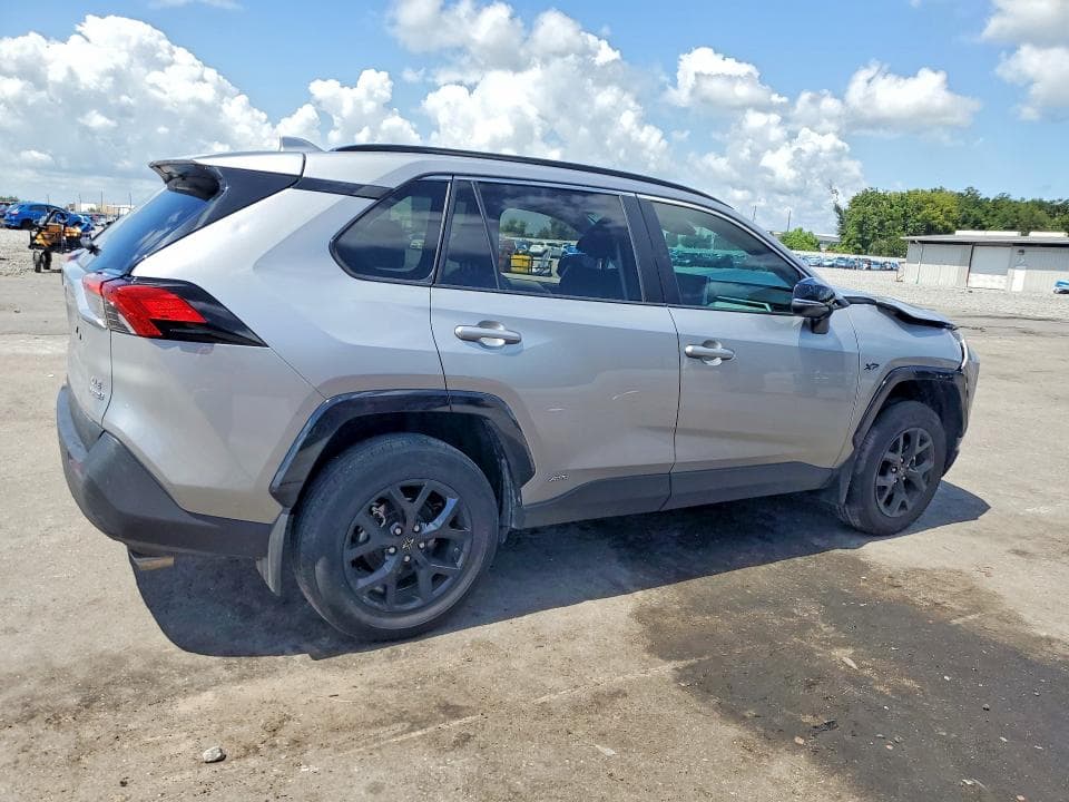 2024 TOYOTA RAV4 HYBRID XLE 3