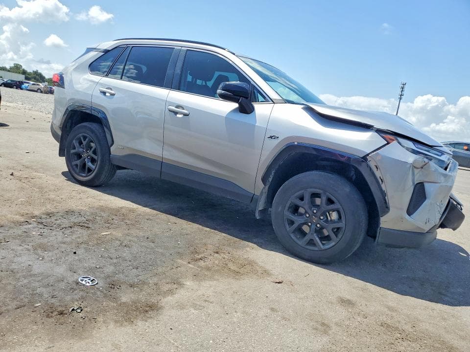 2024 TOYOTA RAV4 HYBRID XLE 4
