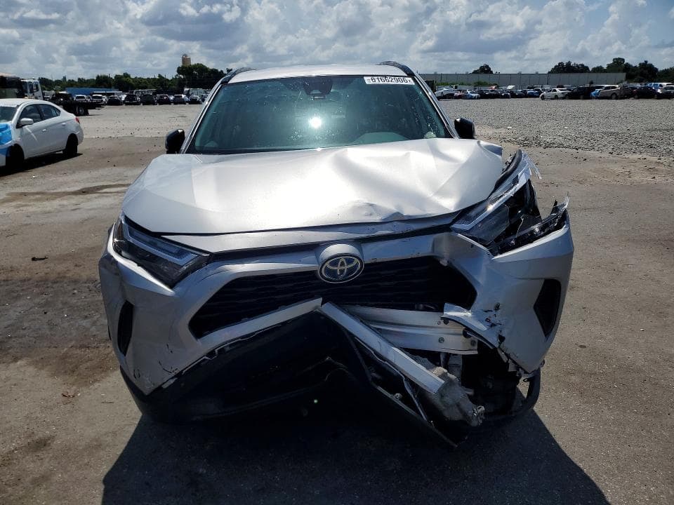 2024 TOYOTA RAV4 HYBRID XLE 5