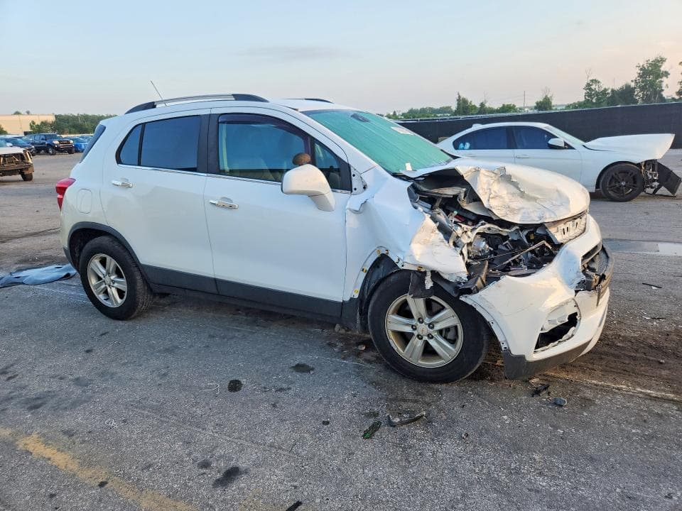 2019 CHEVROLET TRAX 1LT 4