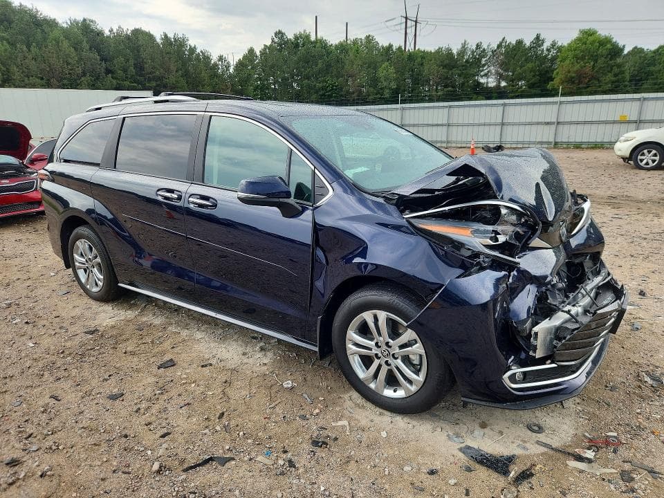 2024 TOYOTA SIENNA PLATINUM 7-PASSENGER 4