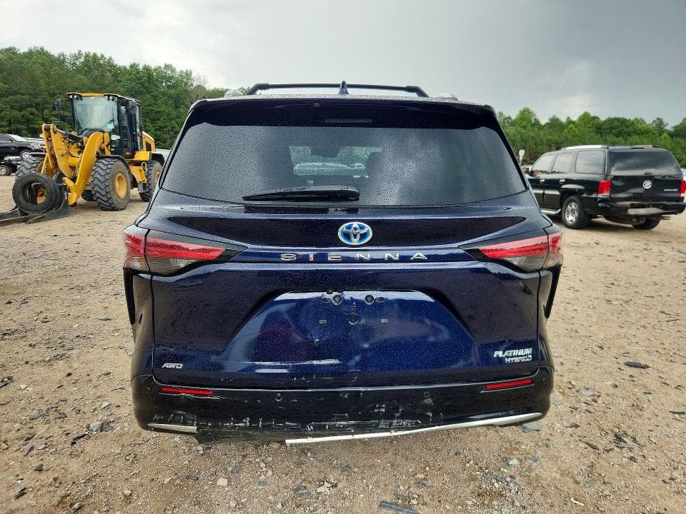 2024 TOYOTA SIENNA PLATINUM 7-PASSENGER 6