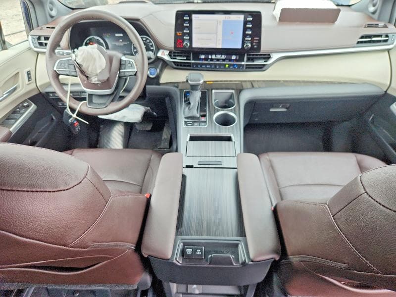 2024 TOYOTA SIENNA PLATINUM 7-PASSENGER 8