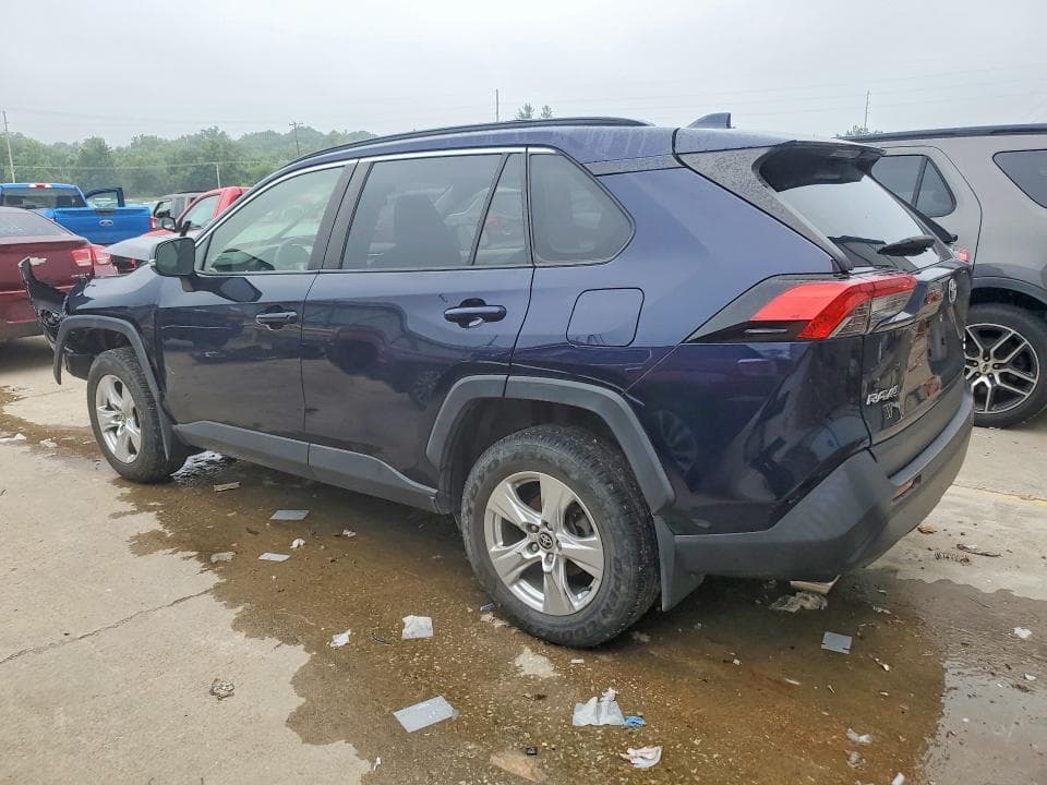 2020 TOYOTA RAV4 XLE 2
