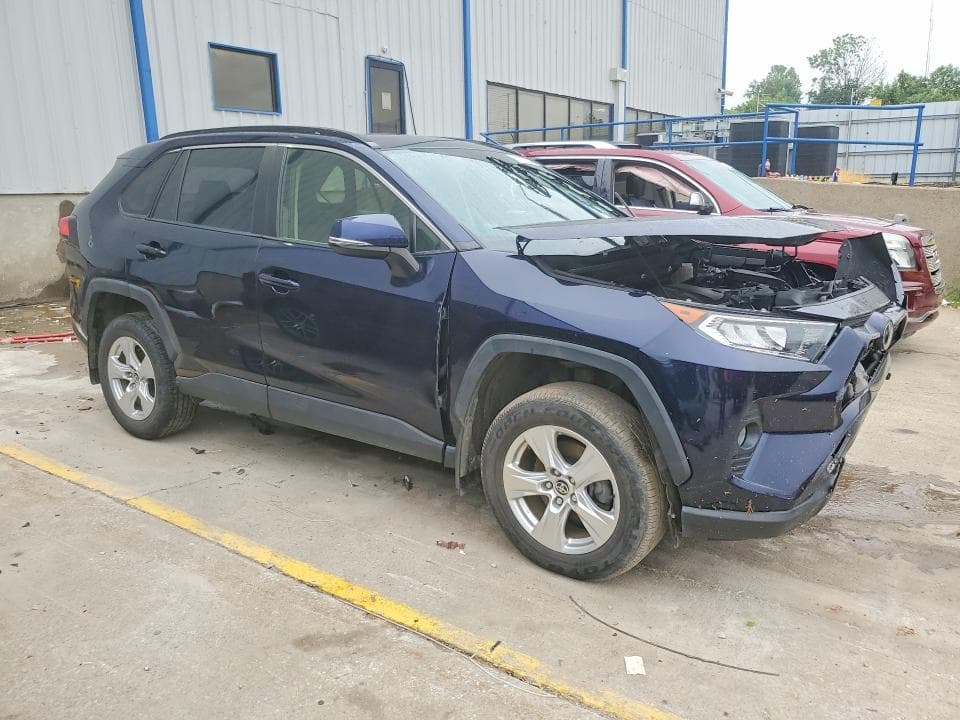 2020 TOYOTA RAV4 XLE 4