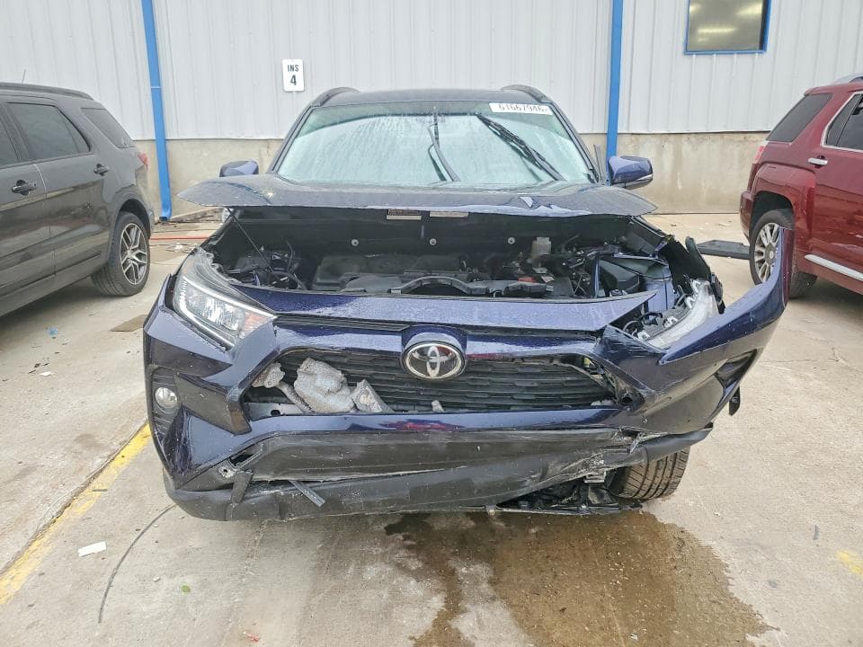 2020 TOYOTA RAV4 XLE 5