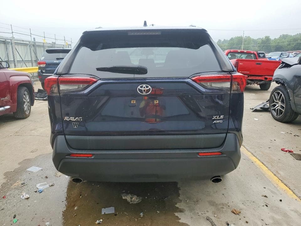 2020 TOYOTA RAV4 XLE 6