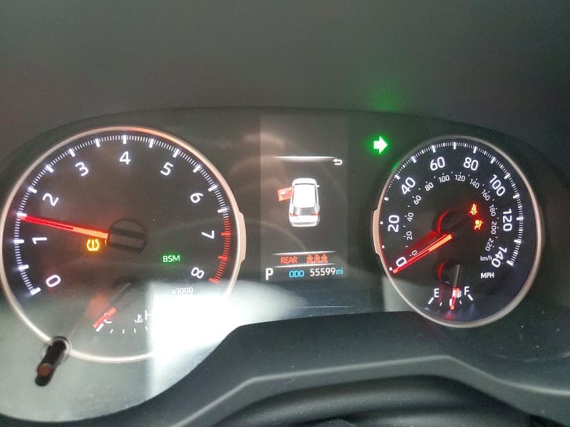2020 TOYOTA RAV4 XLE 9