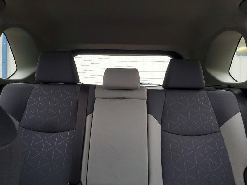 2020 TOYOTA RAV4 XLE 10