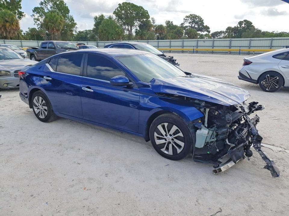 2019 NISSAN ALTIMA S S 4