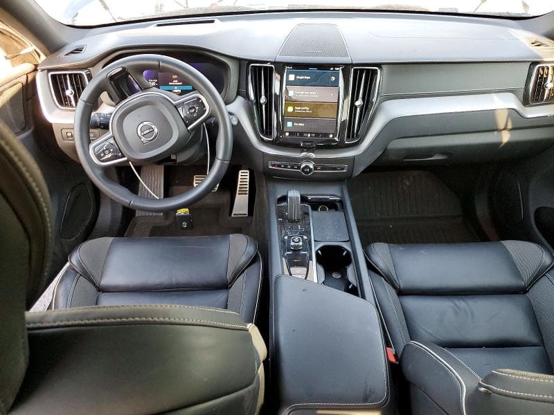 2022 VOLVO XC60 B5 R-DESIGN B5 R-DESIGN 9