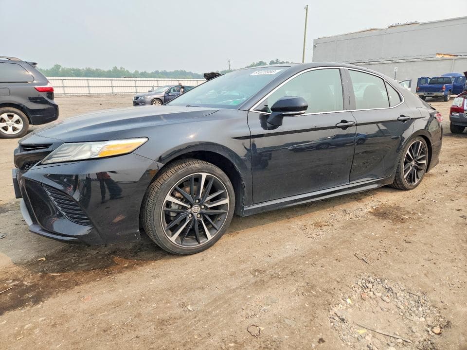 2019 TOYOTA CAMRY XSE - 1