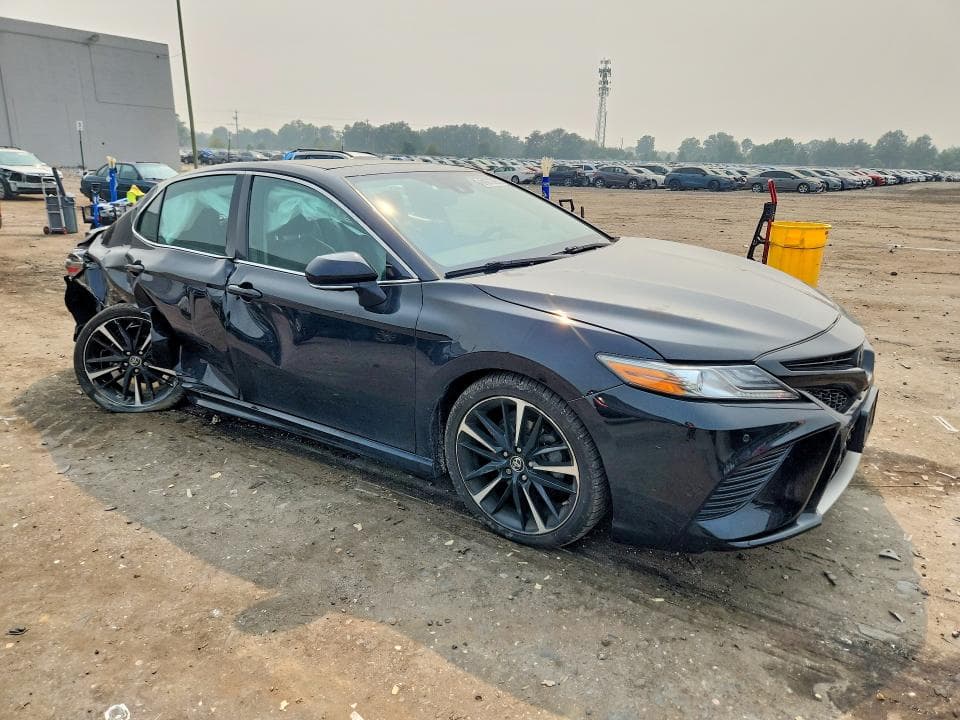 2019 TOYOTA CAMRY XSE 4