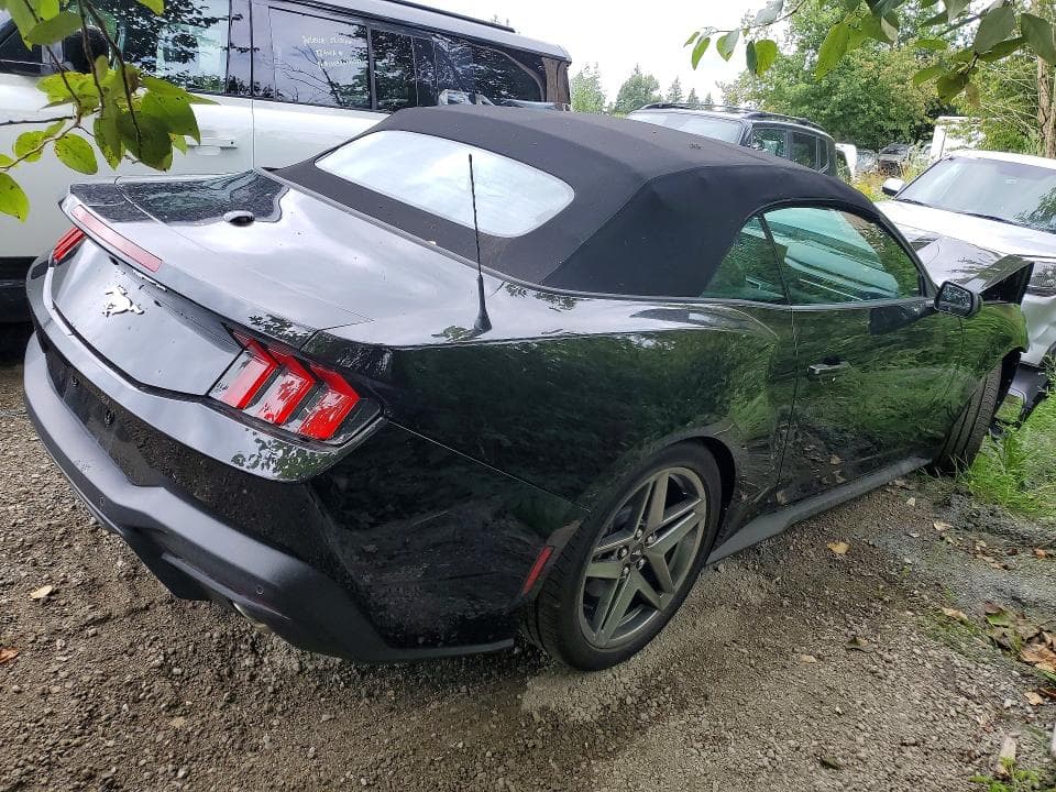 2026 FORD MUSTANG 3