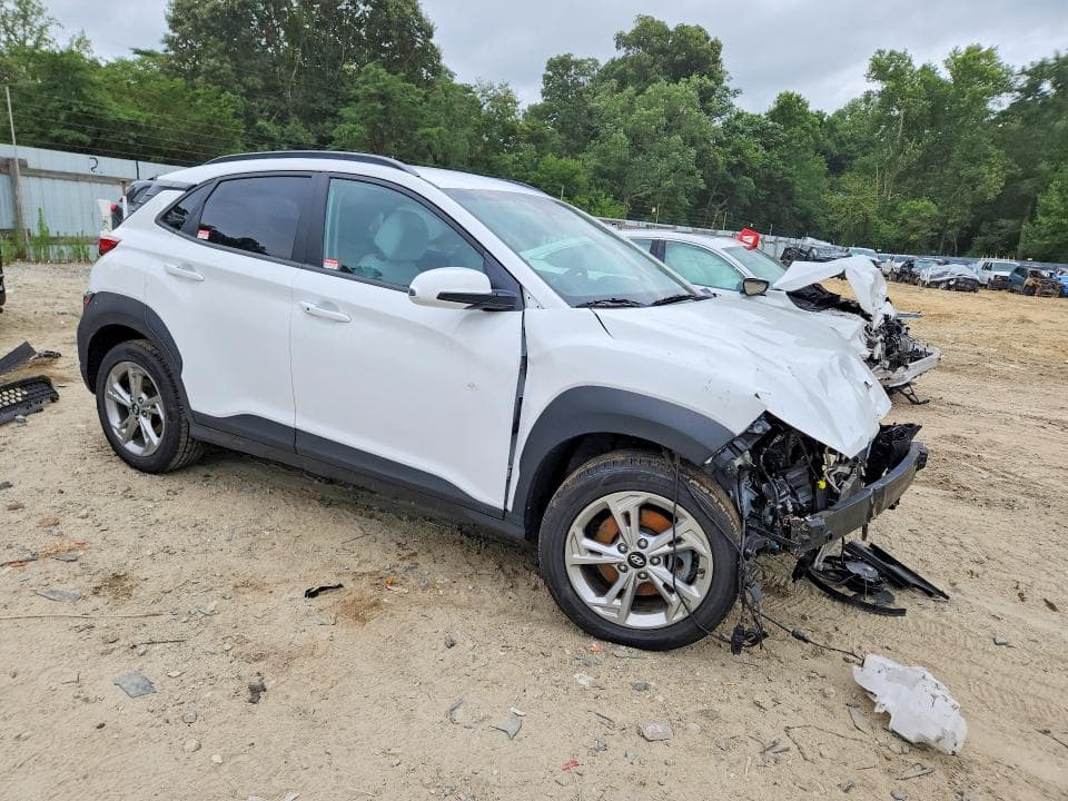 2023 HYUNDAI KONA SEL 4