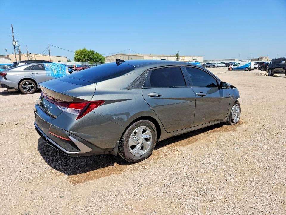 2026 HYUNDAI ELANTRA SE 3