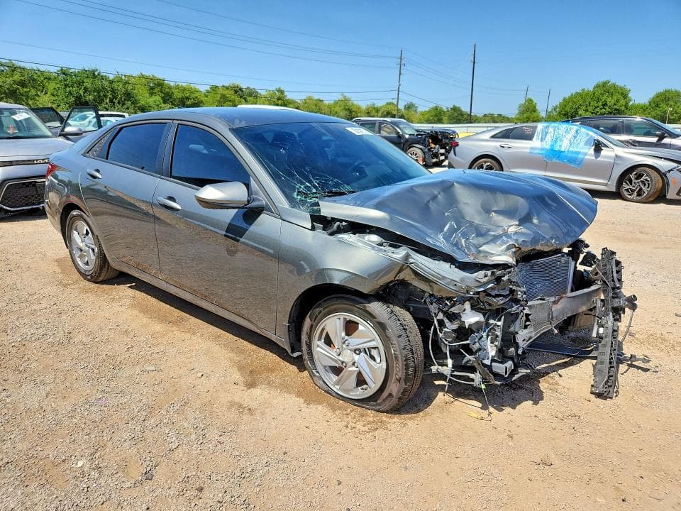 2026 HYUNDAI ELANTRA SE 4