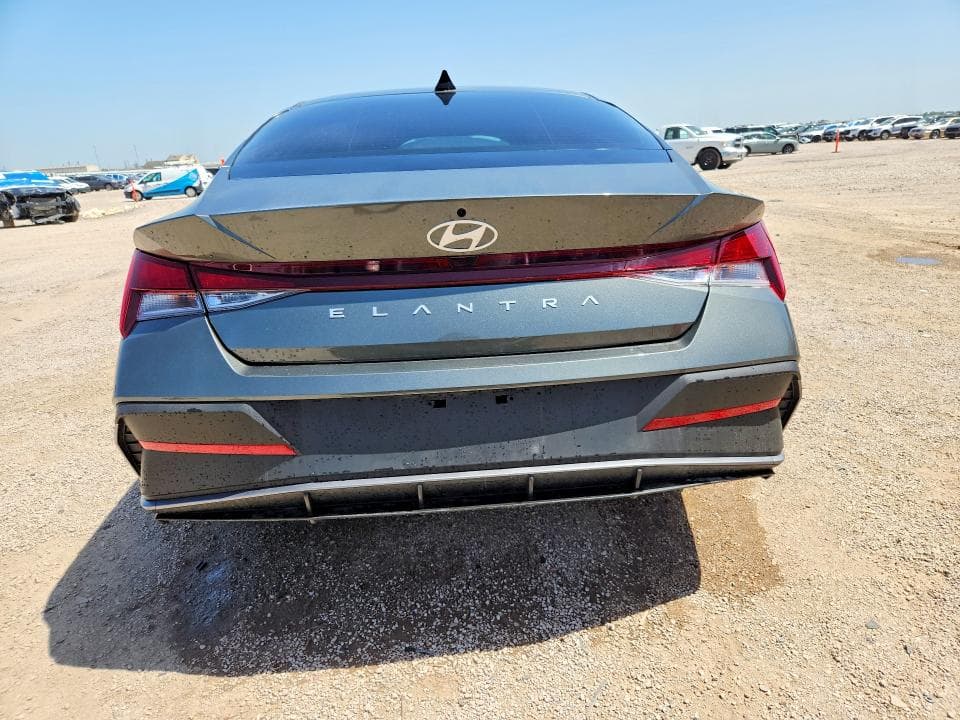 2026 HYUNDAI ELANTRA SE 6