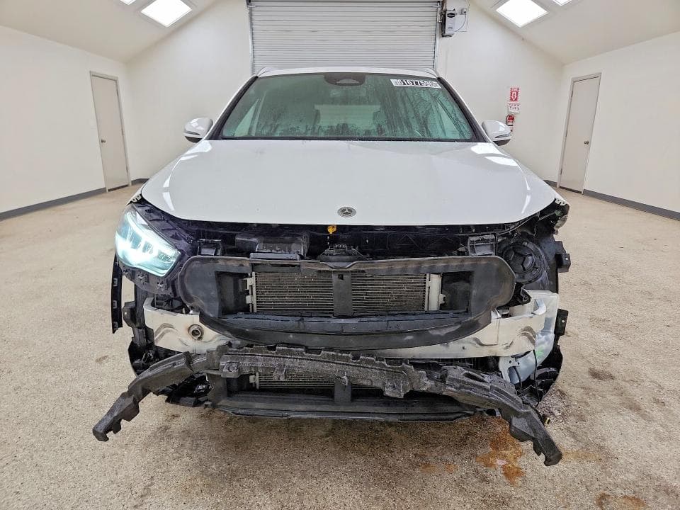 2025 MERCEDES-BENZ GLA 250 5