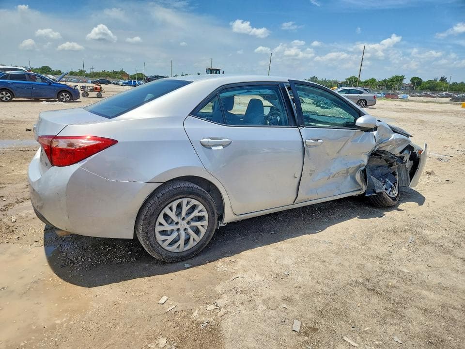 2017 TOYOTA COROLLA LE 3
