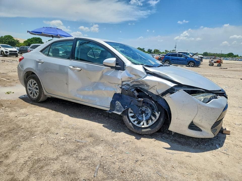 2017 TOYOTA COROLLA LE 4