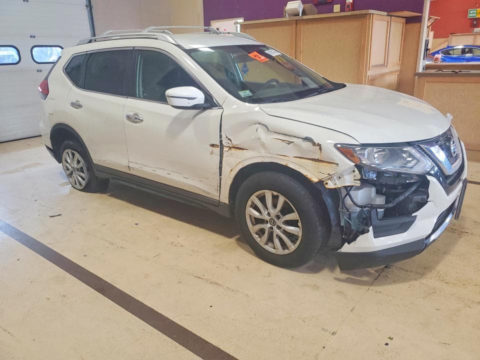 2017 NISSAN ROGUE SV 4