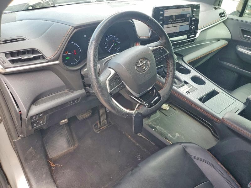 2021 TOYOTA SIENNA XSE 8
