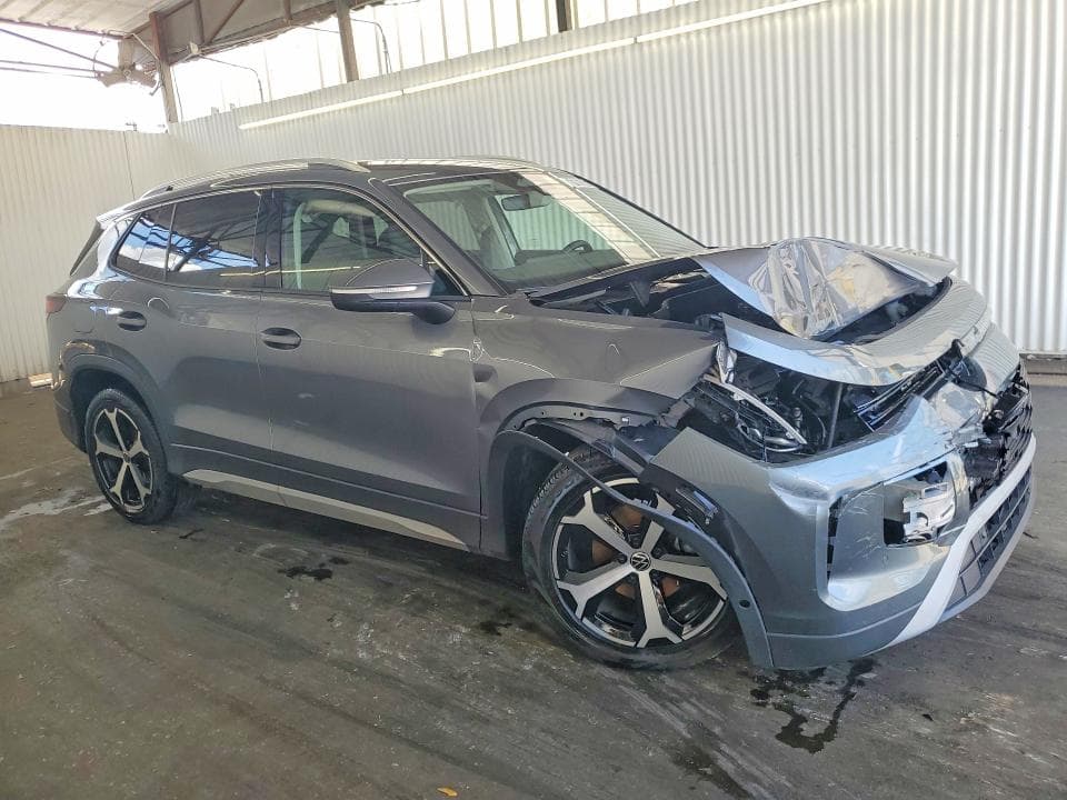 2026 VOLKSWAGEN TIGUAN SE 4