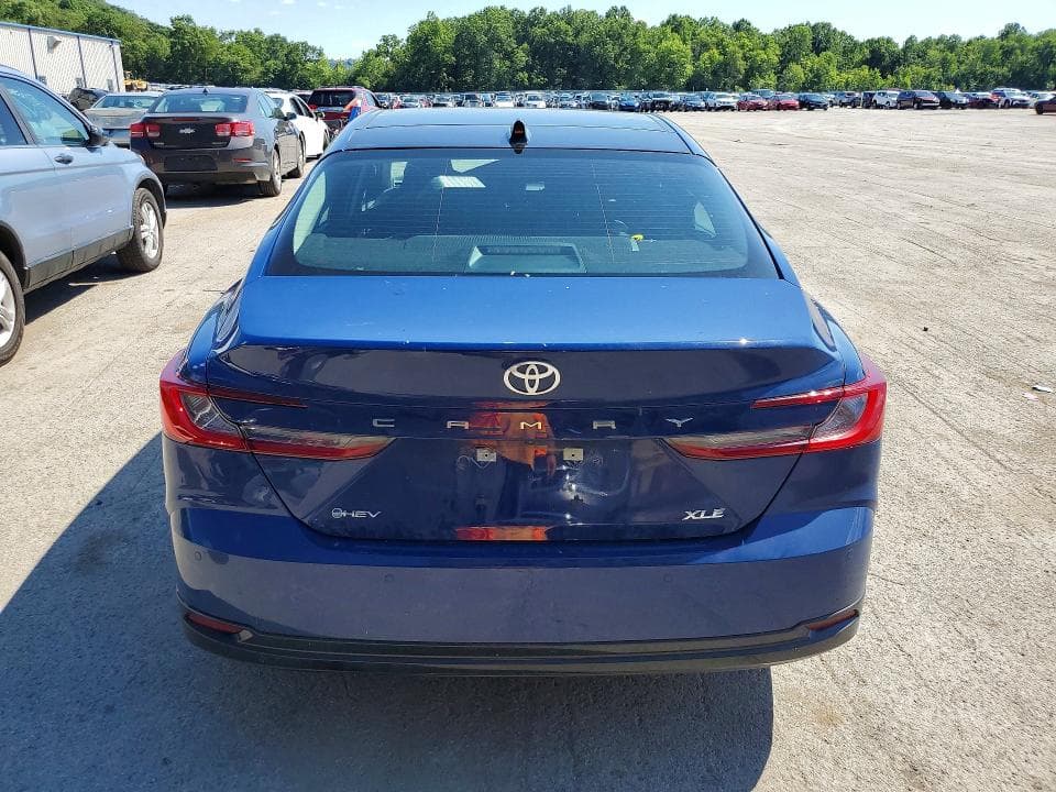 2026 TOYOTA CAMRY XLE 6