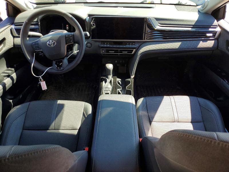 2026 TOYOTA CAMRY XLE 8