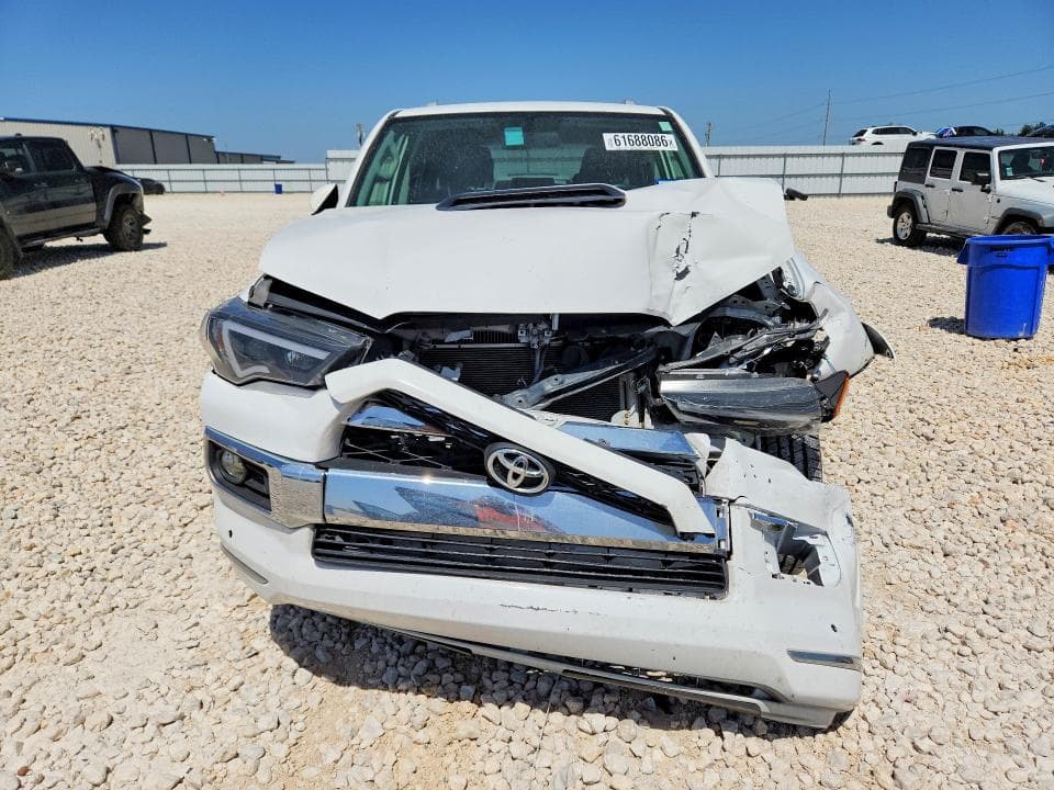 2018 TOYOTA 4RUNNER SR5 5
