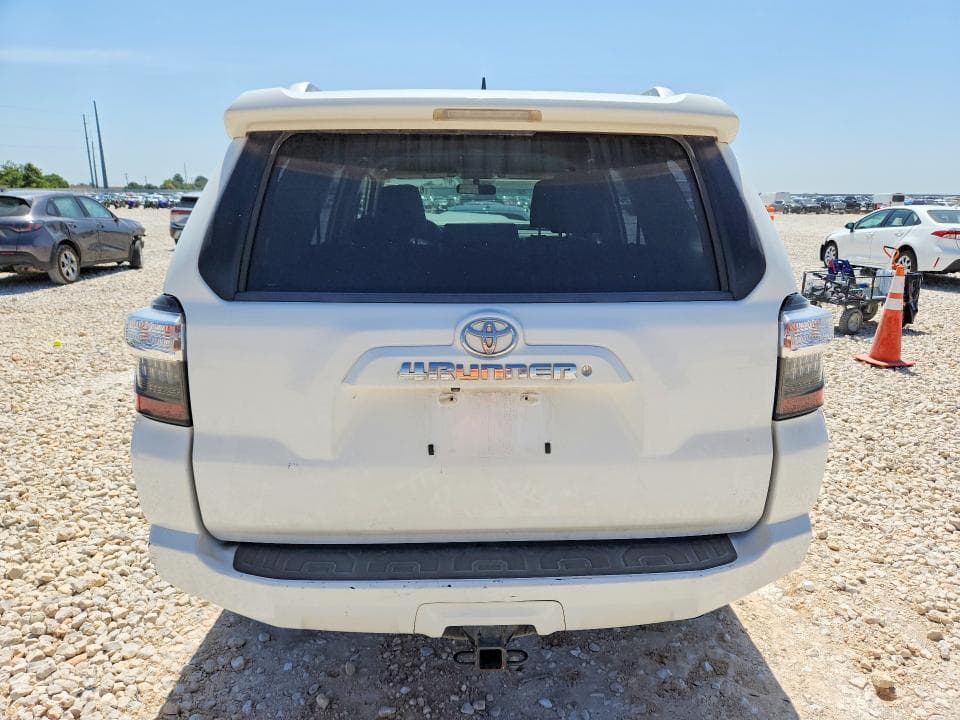 2018 TOYOTA 4RUNNER SR5 6