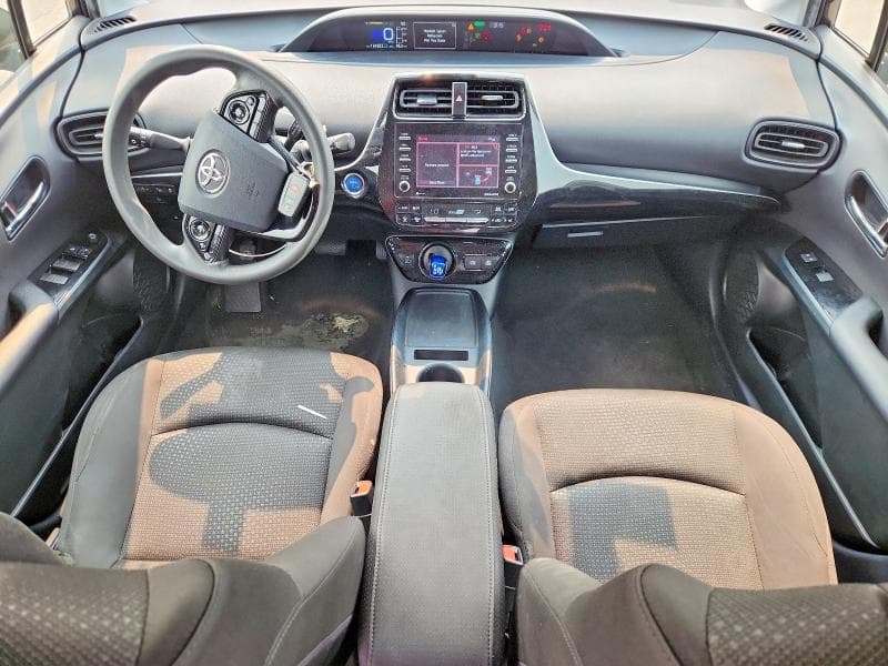2022 TOYOTA PRIUS LE 8