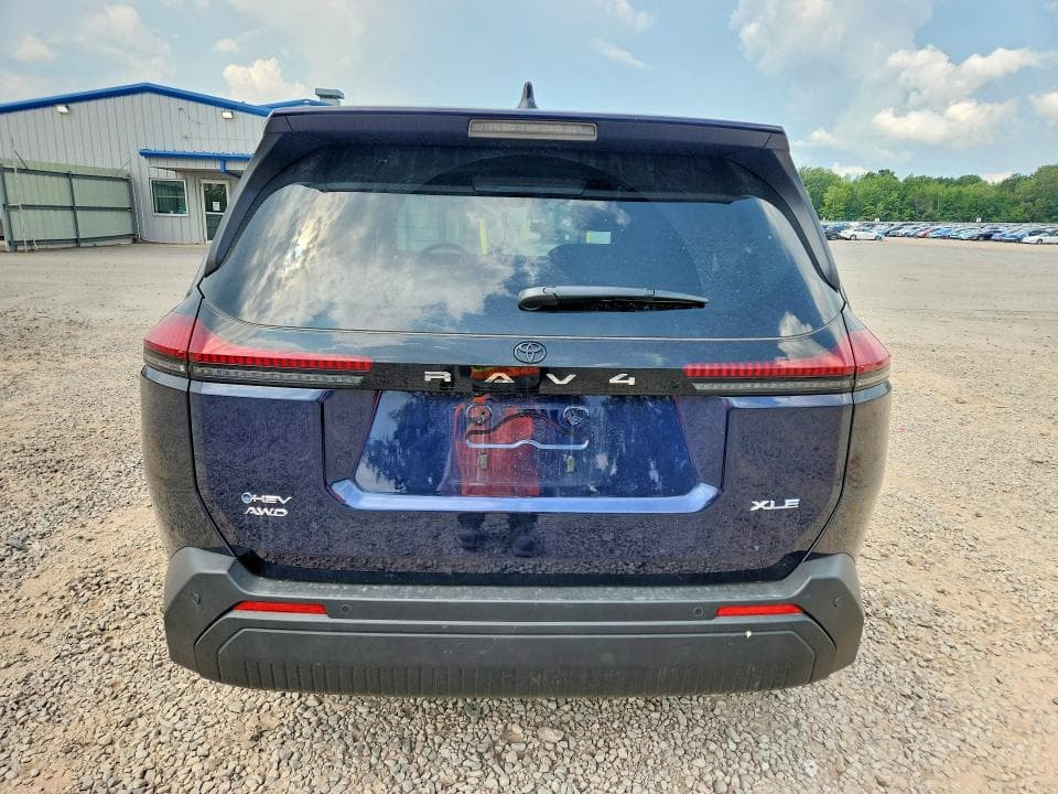 2026 TOYOTA RAV4 XLE PREMIUM 6
