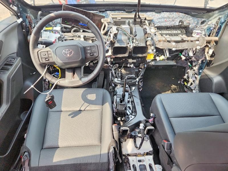 2026 TOYOTA RAV4 XLE PREMIUM 8