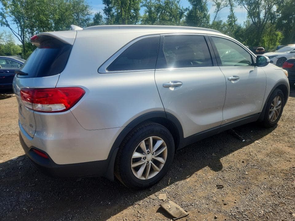 2017 KIA SORENTO LX 3