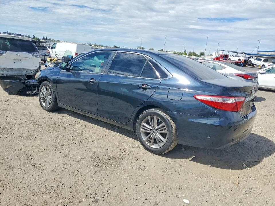 2017 TOYOTA CAMRY SE 2