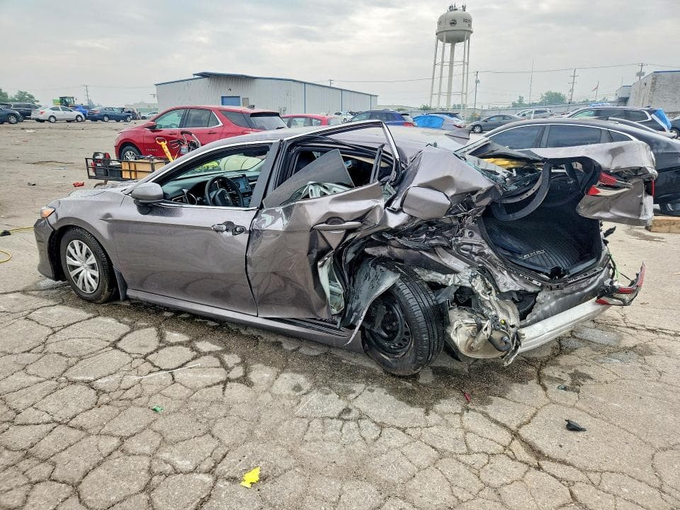 2024 TOYOTA CAMRY LE 2