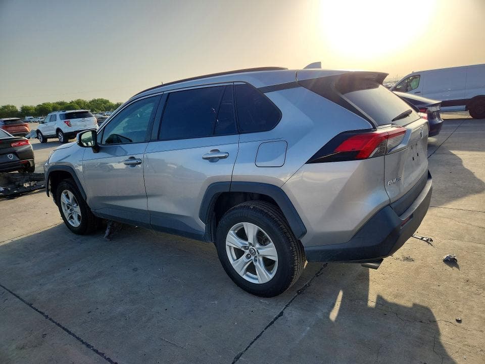 2019 TOYOTA RAV4 XLE 2