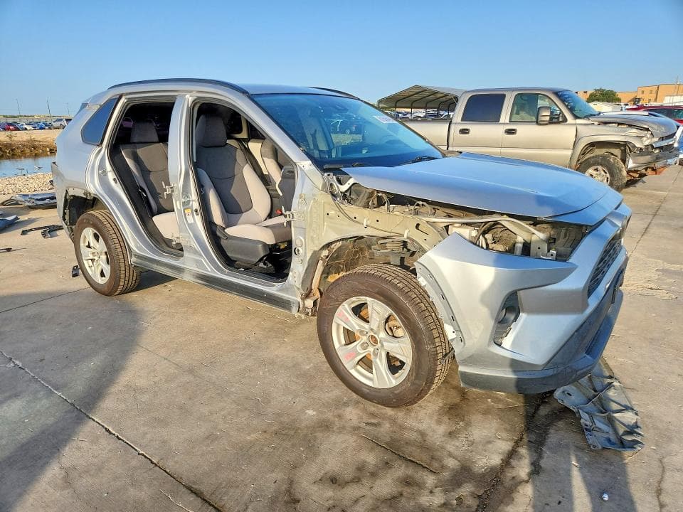 2019 TOYOTA RAV4 XLE 4