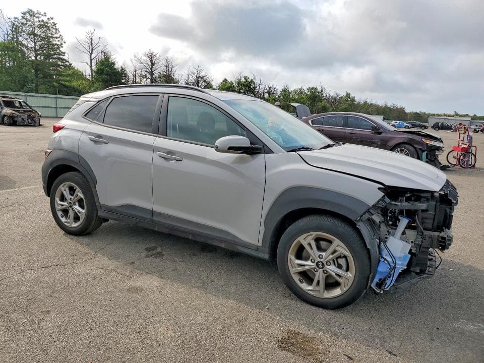 2023 HYUNDAI KONA SEL 4