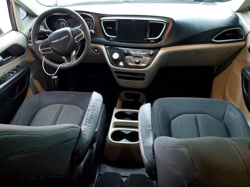2017 CHRYSLER PACIFICA TOURING 8